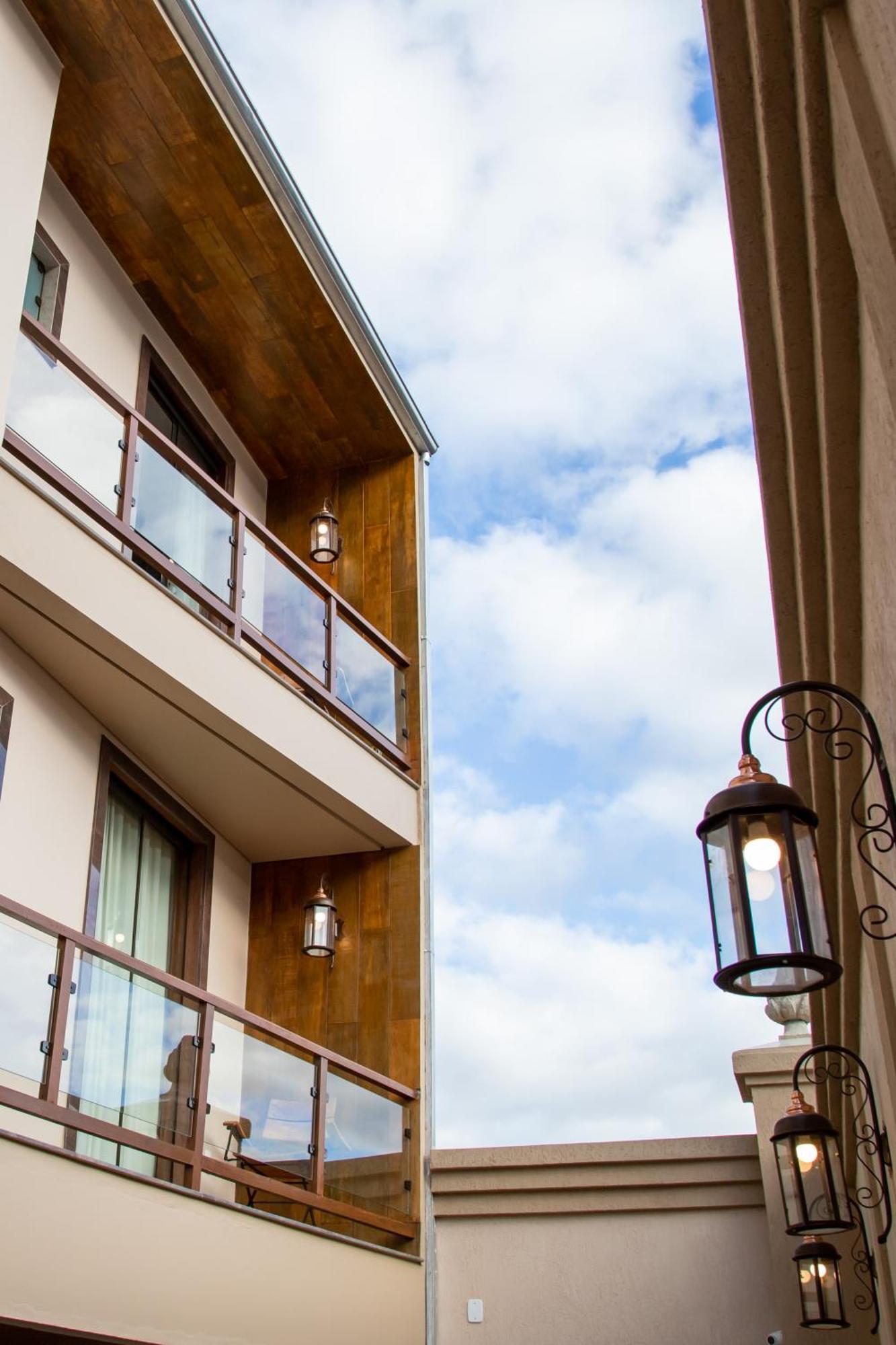Espaco 250 - Apto Mobiliado, 3 Quartos, Sendo Uma Suite, Banheiro Social, Cozinha Completa, Sala De Estar, Ar Condicionado, Tv E Internet Тірадентіс Екстер'єр фото