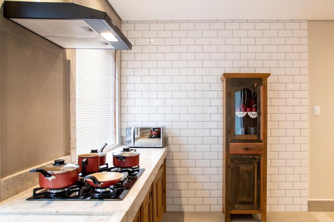 Espaco 250 - Apto Mobiliado, 3 Quartos, Sendo Uma Suite, Banheiro Social, Cozinha Completa, Sala De Estar, Ar Condicionado, Tv E Internet Тірадентіс Екстер'єр фото